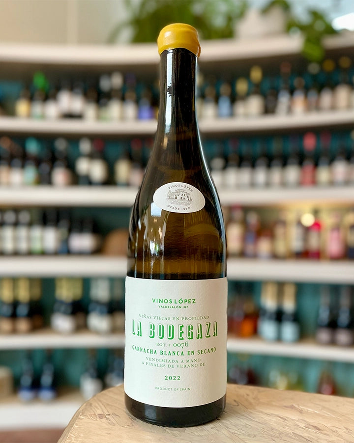Vinos López  'La Bodegaza'  2022  Garnacha Blanca en Secano  Valdejalón DO  Zaragoza, Aragon